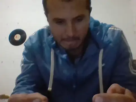 santiii   12 online show from January 12, 2026, 11:54 pm