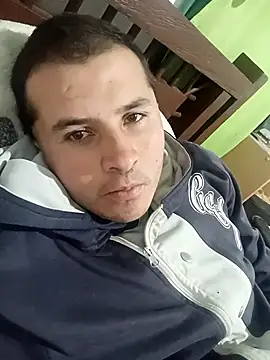 Snapshot of santiii___12 chatting on February 4, 2026, 3:01 am santiii 12 online show from February 4, 2026, 3:01 am