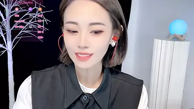 xiaoyue8888 online show from September 23, 2025, 2:36 am