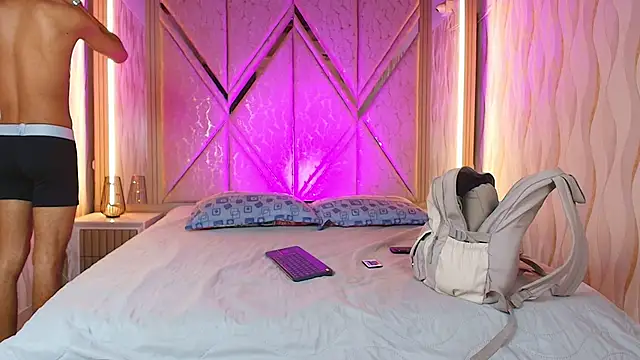 Hotcouple 222 online show from April 5, 2026, 7:27 am