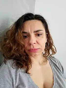 Victoria Vergara online show from March 26, 2026, 12:44 pm