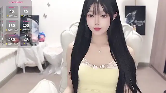 Snapshot of -EEBABY chatting on December 17, 2025, 5:52 pm -EEBABY online show from December 17, 2025, 5:52 pm