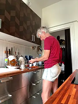 SexyLeon8 online show from September 22, 2025, 12:18 pm