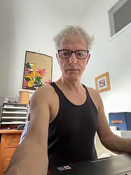Snapshot of SexyLeon8 chatting on March 17, 2026, 11:35 am SexyLeon8 online show from March 17, 2026, 11:35 am