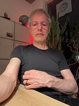 Snapshot of SexyLeon8 chatting on March 26, 2026, 10:04 pm SexyLeon8 online show from March 26, 2026, 10:04 pm