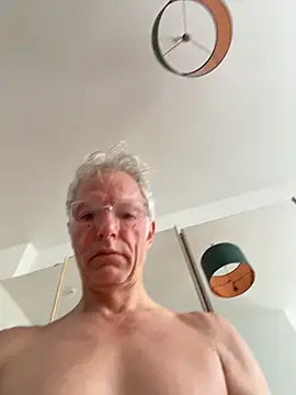 Snapshot of SexyLeon8 chatting on June 7, 2026, 9:13 am SexyLeon8 online show from June 7, 2026, 9:13 am