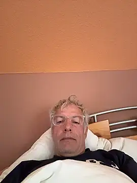 Snapshot of SexyLeon8 chatting on June 14, 2026, 5:53 am SexyLeon8 online show from June 14, 2026, 5:53 am
