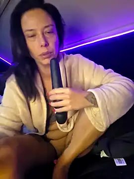 Snapshot of littleladyshelly chatting on November 11, 2025, 5:29 am littleladyshelly online show from November 11, 2025, 5:29 am