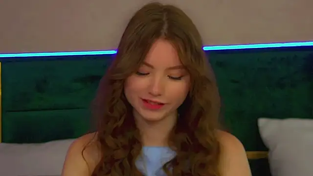 Snapshot of KeiraAsti chatting on September 28, 2025, 6:19 am KeiraAsti online show from September 28, 2025, 6:19 am
