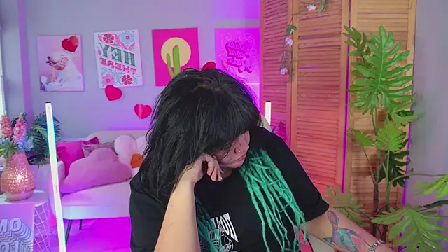 MaryHarrys online show from July 16, 2026, 1:28 pm