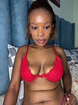 Snapshot of Caramel_Mellow chatting on January 14, 2026, 11:42 pm Caramel Mellow online show from January 14, 2026, 11:42 pm