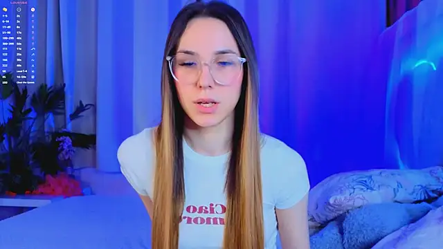 Snapshot of -CindyLou chatting on December 19, 2025, 5:14 am -CindyLou online show from December 19, 2025, 5:14 am