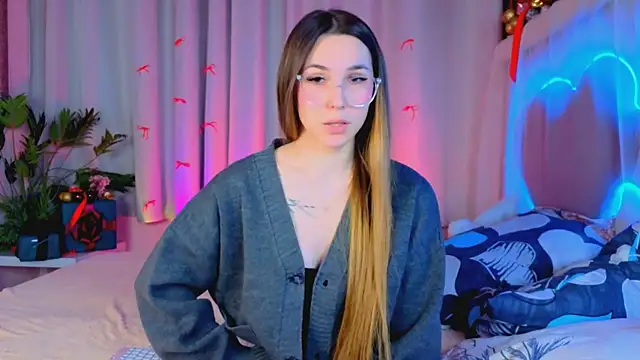 Snapshot of -CindyLou chatting on January 6, 2026, 5:22 am -CindyLou online show from January 6, 2026, 5:22 am