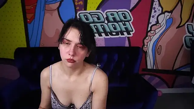 Snapshot of LiviaShy chatting on December 4, 2025, 8:28 pm LiviaShy online show from December 4, 2025, 8:28 pm