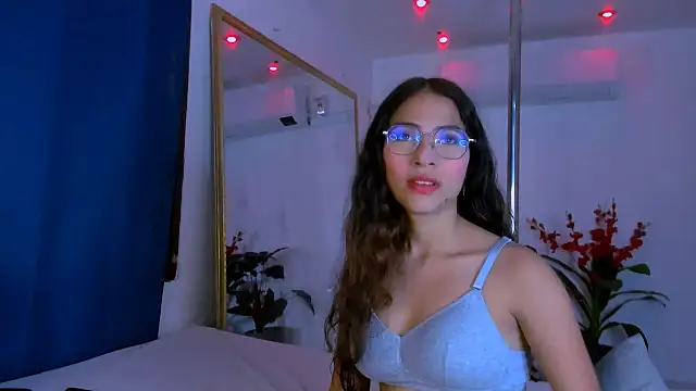 Snapshot of Akira_Hime chatting on December 15, 2025, 4:39 am Akira Hime online show from December 15, 2025, 4:39 am