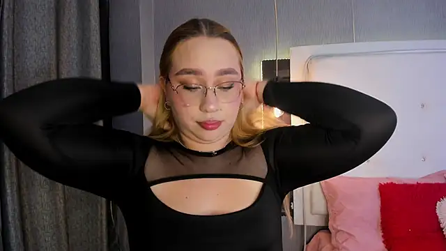 Snapshot of ximenanoah chatting on September 10, 2025, 1:33 pm ximenanoah online show from September 10, 2025, 1:33 pm