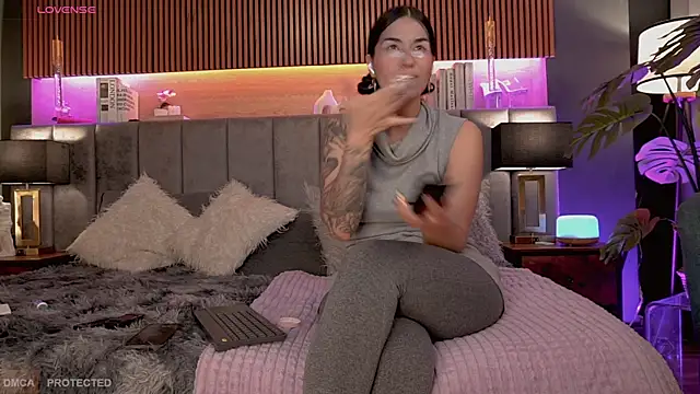 Snapshot of Angelina_Dior chatting on June 26, 2026, 4:11 pm Angelina Dior online show from June 26, 2026, 4:11 pm
