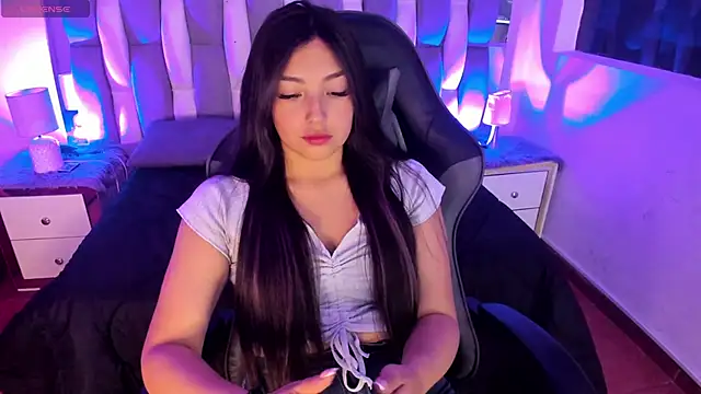 Snapshot of Adaara_Rey chatting on October 21, 2025, 8:20 pm Adaara Rey online show from October 21, 2025, 8:20 pm