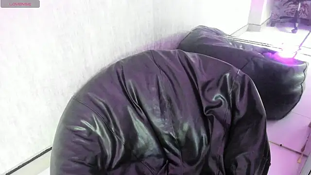 Snapshot of Adaara_Rey chatting on November 19, 2025, 8:42 pm Adaara Rey online show from November 19, 2025, 8:42 pm