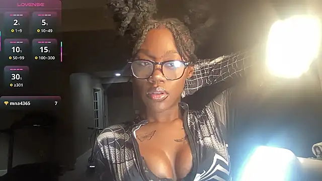 Snapshot of maskedgirl5005 chatting on September 26, 2025, 9:52 pm maskedgirl5005 online show from September 26, 2025, 9:52 pm