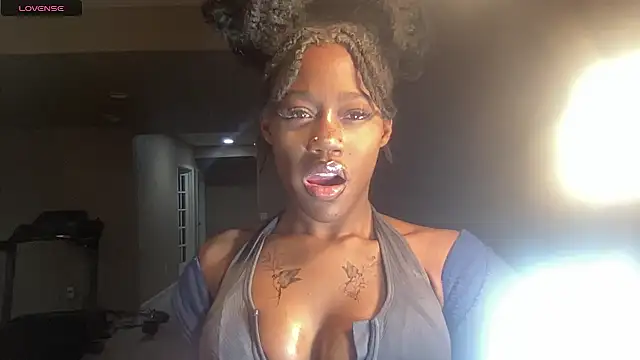 Snapshot of maskedgirl5005 chatting on September 28, 2025, 8:36 pm maskedgirl5005 online show from September 28, 2025, 8:36 pm