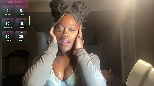 Snapshot of maskedgirl5005 chatting on October 4, 2025, 8:40 pm maskedgirl5005 online show from October 4, 2025, 8:40 pm