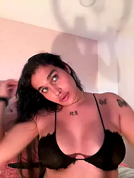 Bella  Wood online show from September 9, 2025, 9:36 pm