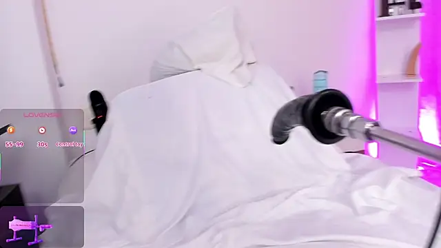 Snapshot of arynaughty20 chatting on February 10, 2026, 1:10 am arynaughty20 online show from February 10, 2026, 1:10 am