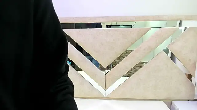 ximena vasquez8 online show from December 19, 2025, 4:08 am