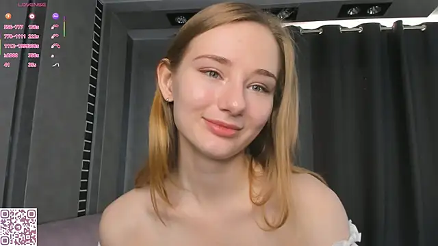 ElvinaRose online show from October 13, 2025, 3:39 am