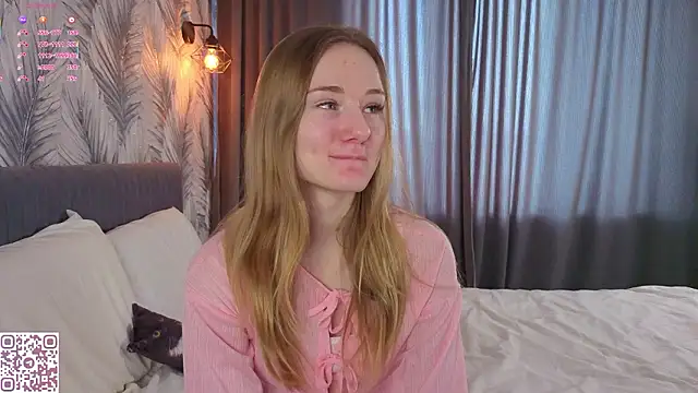 ElvinaRose online show from March 5, 2026, 6:42 am