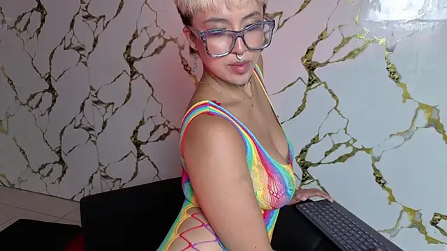 Snapshot of Rebeka-baker chatting on April 9, 2026, 2:33 am Rebeka-baker online show from April 9, 2026, 2:33 am