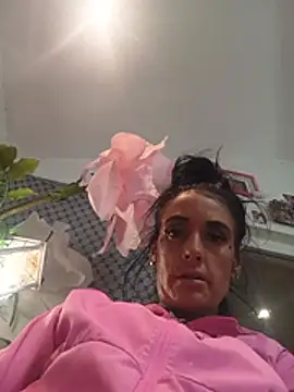 Snapshot of Tannedtattooed69 chatting on July 22, 2026, 1:25 pm Tannedtattooed69 online show from July 22, 2026, 1:25 pm