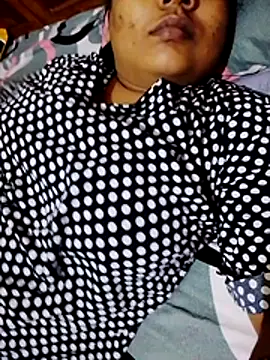 Cute Amiya online show from November 8, 2025, 6:24 am