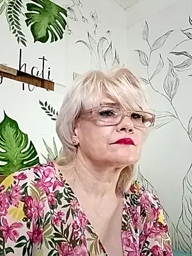 Snapshot of Catty_Lady chatting on June 7, 2026, 7:39 pm Catty Lady online show from June 7, 2026, 7:39 pm