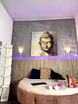 Saracooper   online show from November 12, 2025, 3:29 am