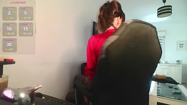 rubie-cat online show from October 28, 2025, 8:44 pm