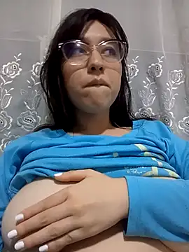 lareinalareinadelanal online show from November 2, 2025, 1:30 am