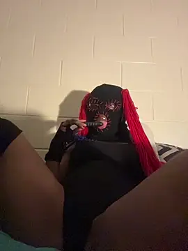 masked doll kashi online show from December 4, 2025, 10:02 am