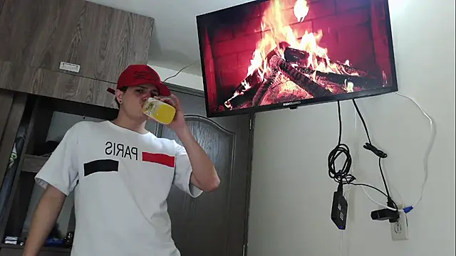 Snapshot of Themasterhades_777 chatting on November 20, 2025, 10:31 pm Themasterhades 777 online show from November 20, 2025, 10:31 pm