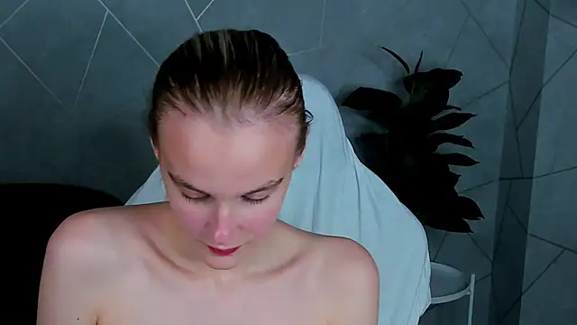 Carolin Miller online show from November 15, 2025, 10:37 pm