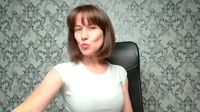 Snapshot of Kelly_Kisss chatting on September 13, 2025, 11:10 am Kelly Kisss online show from September 13, 2025, 11:10 am