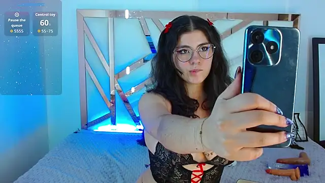 Snapshot of hannia_baileys chatting on December 15, 2025, 12:59 am hannia baileys online show from December 15, 2025, 12:59 am