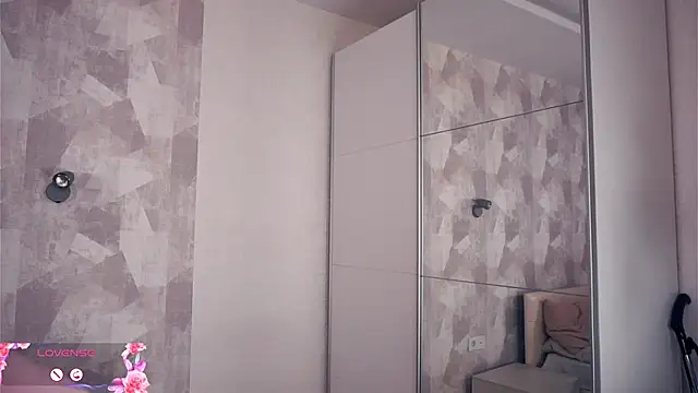 Snapshot of SilverGalen chatting on November 28, 2025, 7:33 am SilverGalen online show from November 28, 2025, 7:33 am