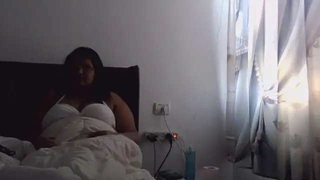 Snapshot of maayanlevi2 chatting on February 21, 2026, 11:22 am maayanlevi2 online show from February 21, 2026, 11:22 am