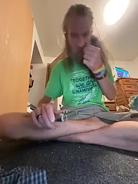 Snapshot of eager1975 chatting on June 25, 2026, 2:33 am eager1975 online show from June 25, 2026, 2:33 am