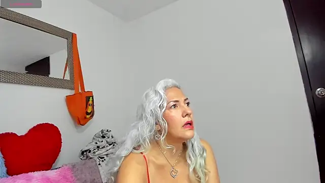 Snapshot of marilyn70 chatting on October 28, 2025, 10:45 pm marilyn70 online show from October 28, 2025, 10:45 pm