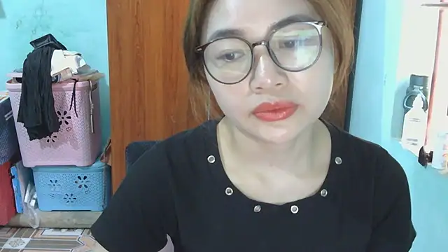 Uhem112 online show from October 17, 2025, 12:47 am