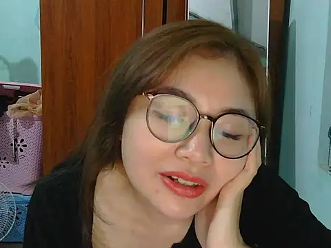 Uhem112 online show from October 26, 2025, 2:12 pm