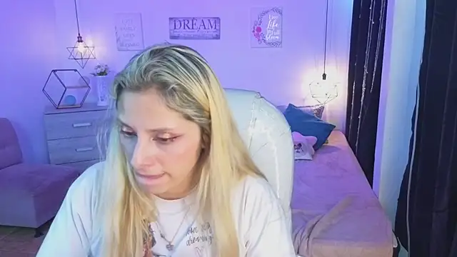 Snapshot of Jennaa_Cooper chatting on December 13, 2025, 9:31 pm Jennaa Cooper online show from December 13, 2025, 9:31 pm